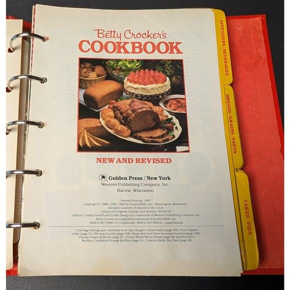 Vtg Betty Crocker's Cookbook New and Revised Binder 1987 2nd Printing Hardcover - Picture 4 of 8